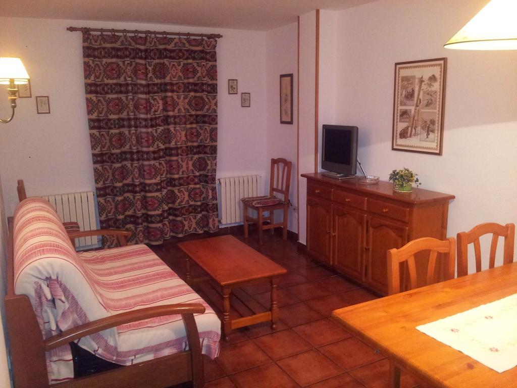 Apartamentos Petronilla Benasque Cameră foto