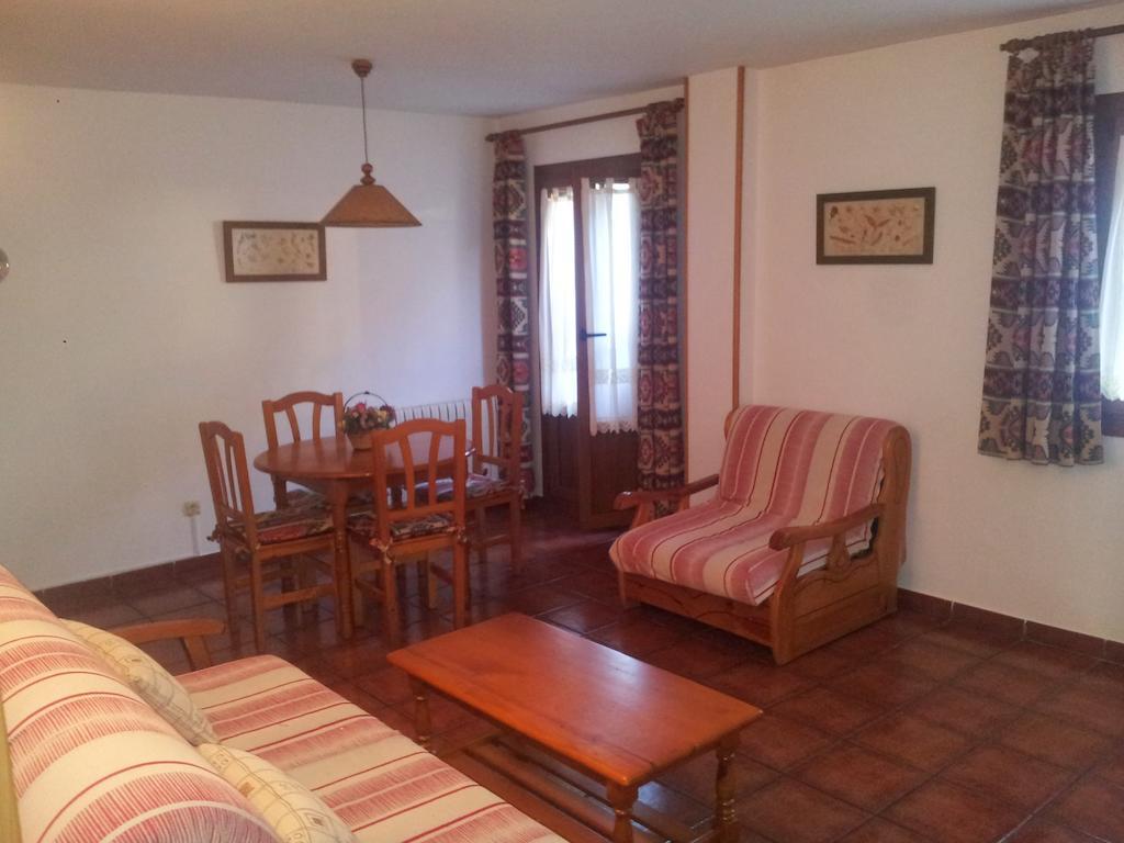 Apartamentos Petronilla Benasque Cameră foto